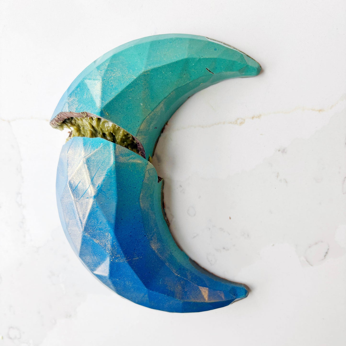 🌙 Eid Moon with “Dubai Pistachio Kunafa” filling