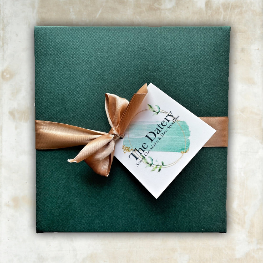 
                      
                        The NOIR Giftbox (Vegan)
                      
                    