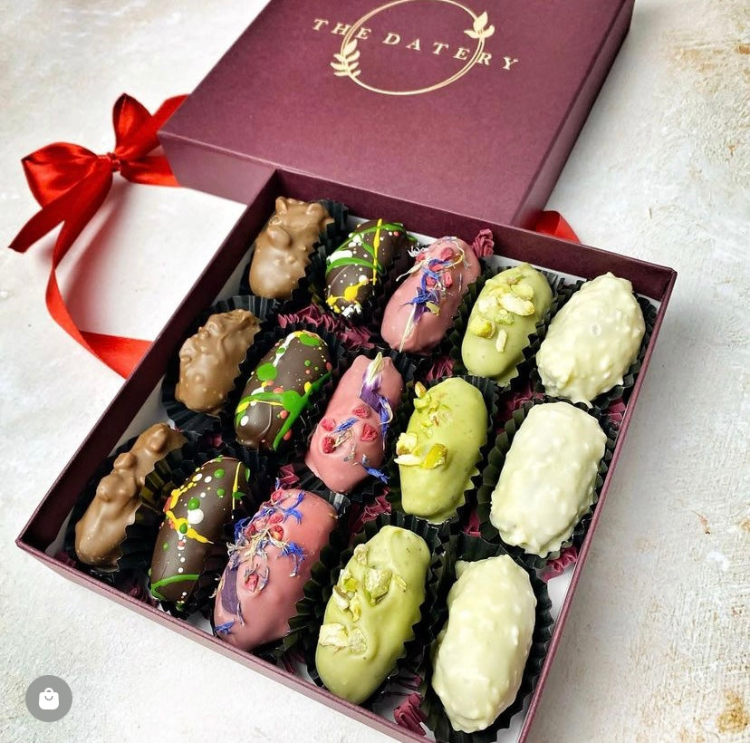 
                      
                        The SIGNATURE Giftbox
                      
                    